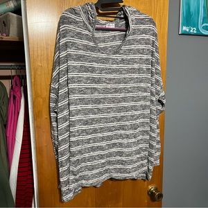 Avenue lightweight hooded sweater